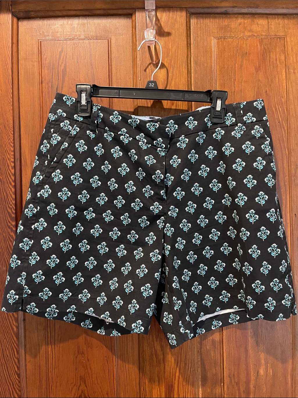 Crown & Ivy Black Floral Print Women’s Shorts